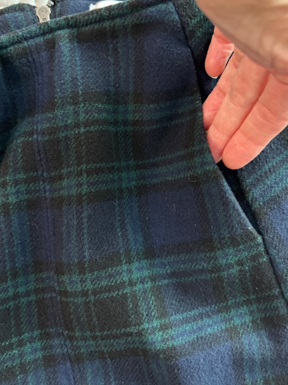 Hollister Ultra High Rise Mini Skirt - Navy Blue & Green Plaid Size XS - Picture 8 of 11
